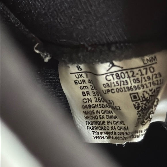 Air Jordan 11 Retro “Concord” 2000 Athletic Shoes - Picture 9 of 13